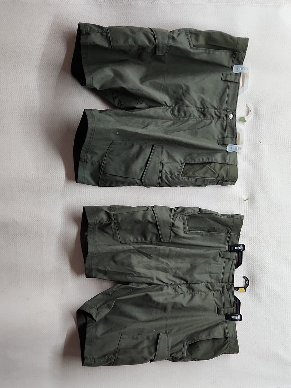 Men's Olive Green Cargo Shorts - Classic Utility Style